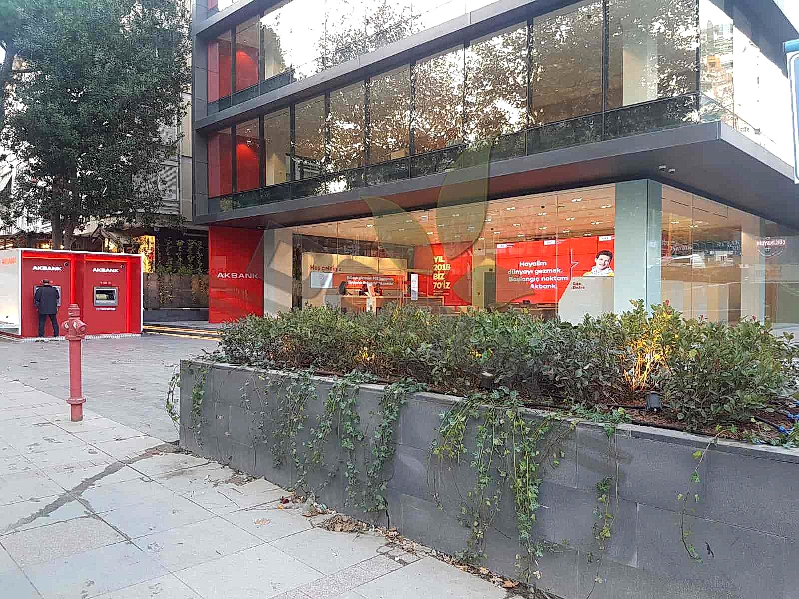 akbank-caddebostan-2.jpg